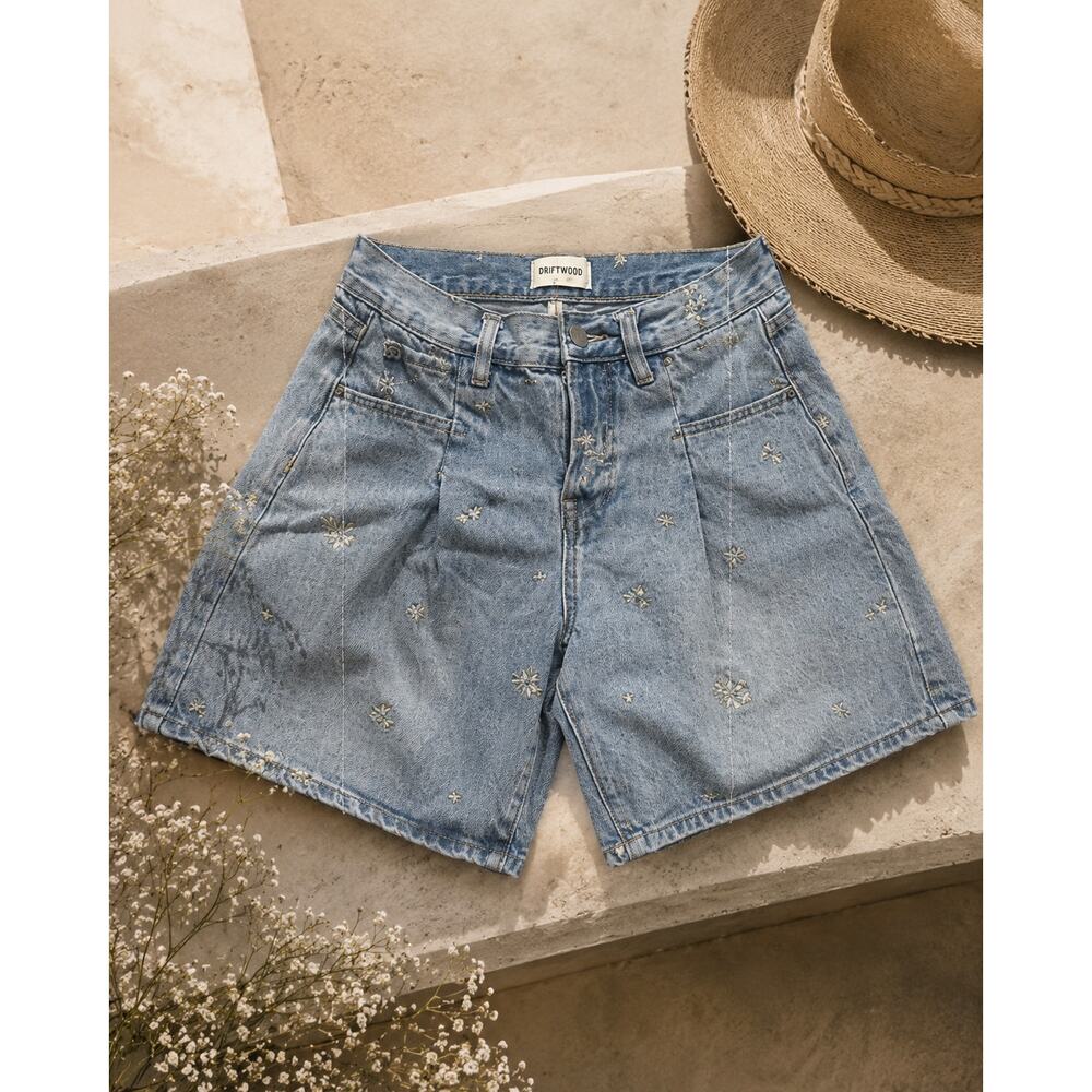 Anthropologie Driftwood Elizabeth Floral Embroidered Pleated Shorts 25